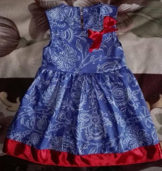 Платье на девочку 3-4 лет, фотография 1
