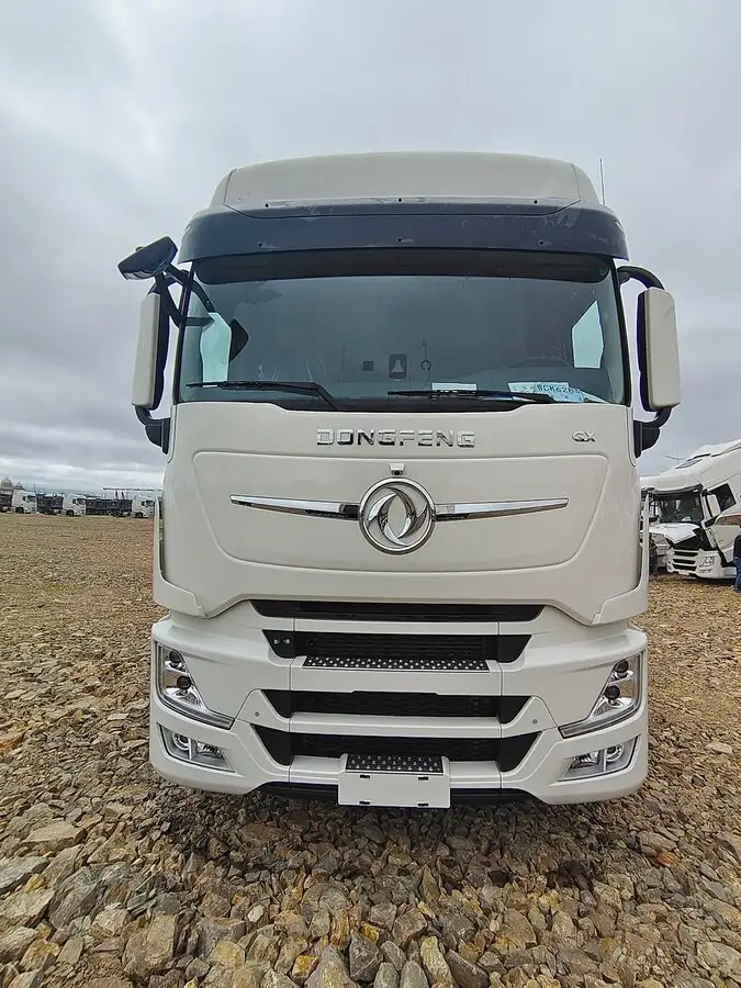 Новый тягач Dongfeng DFH4180, фотография 1