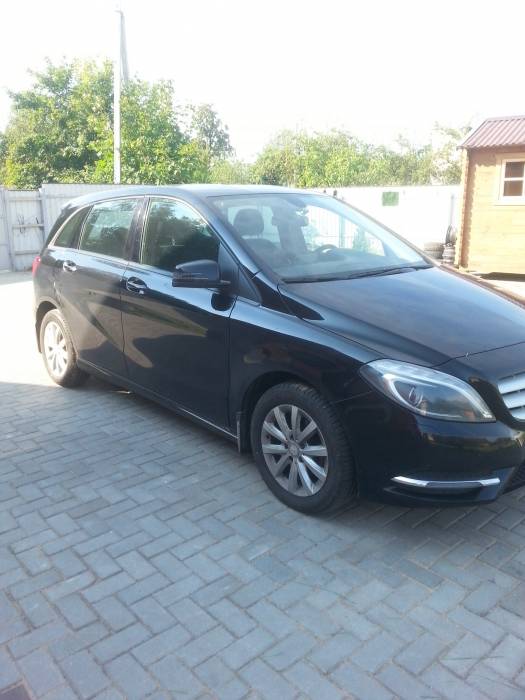 Автомобиль Mersedes B 180 Mercedes-Benz, фотография 1
