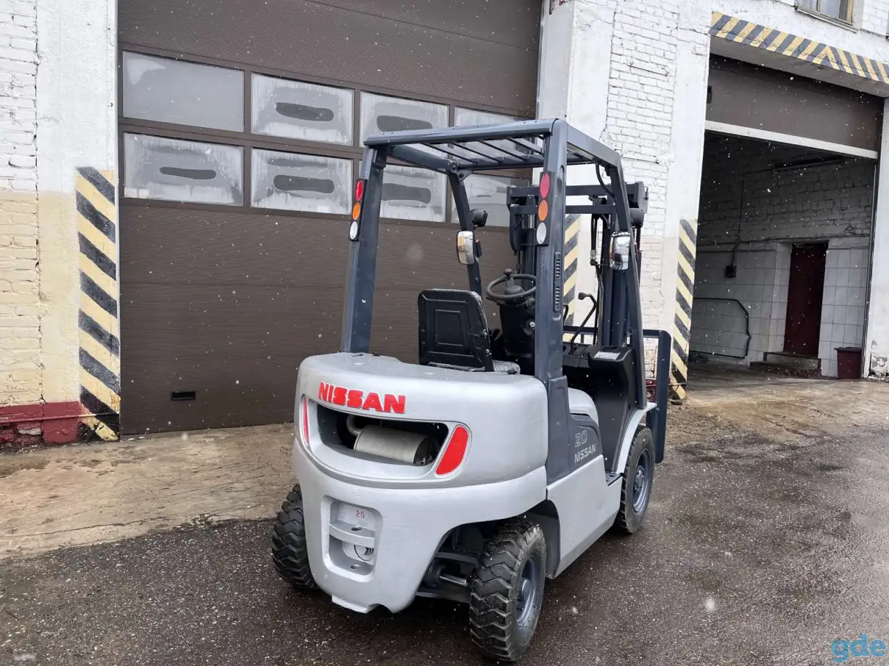 Японский вилочный дизельный погрузчик NISSAN YL02A20, фотография 2