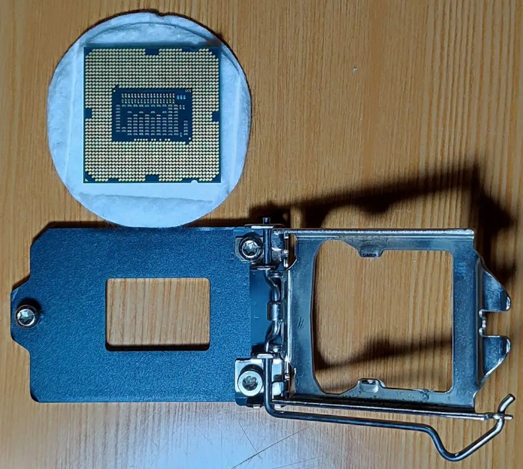 Процессор Intel Core i3-3220 с держателем, фотография 3