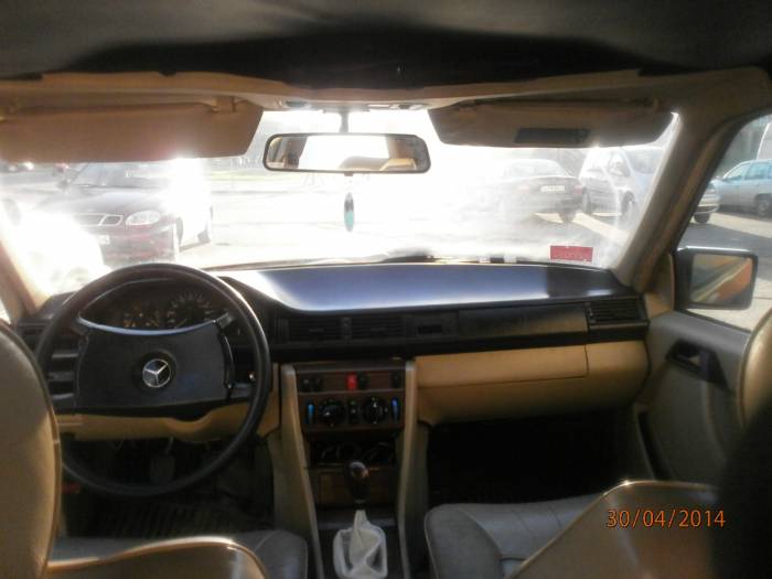Мерседес 124 Mercedes-Benz C-Class, фотография 9