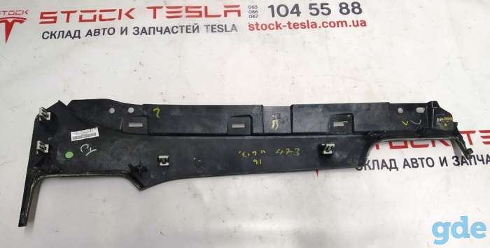 Зап. части для авто Tesla. Декоративная накладка центр. панели пасс. OBECHE GLOSS VERTICAL (с повреж.) Tesla model S 100, фотография 3