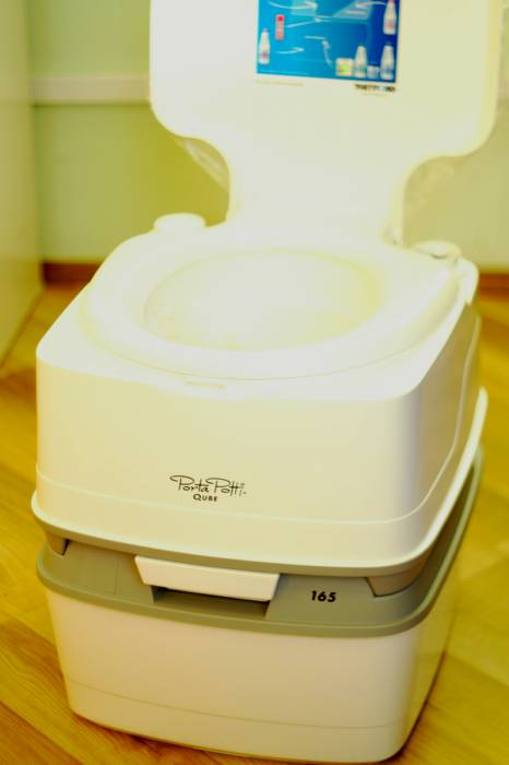 Туалет дачный портативный Porta Potti Qube 165, фотография 1