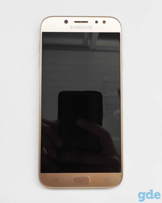 Samsung Galaxy J7 (2017) Dual SIM (золотой) 16ГБ, фотография 1