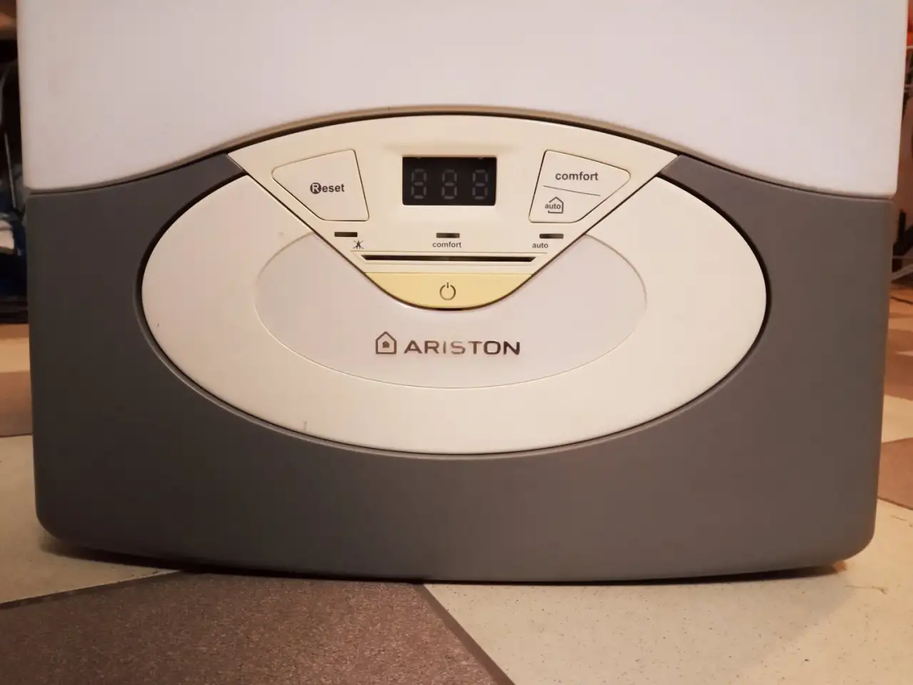 Газовый котёл Ariston CLAS PREMIUM 30 кВт на запчасти, фотография 1