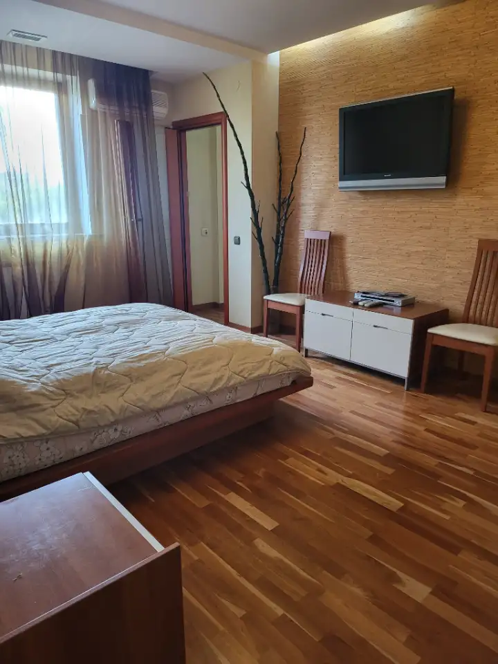 Продам 6-комн.кв. ул.Азгура 1 пл. Победы, фотография 3