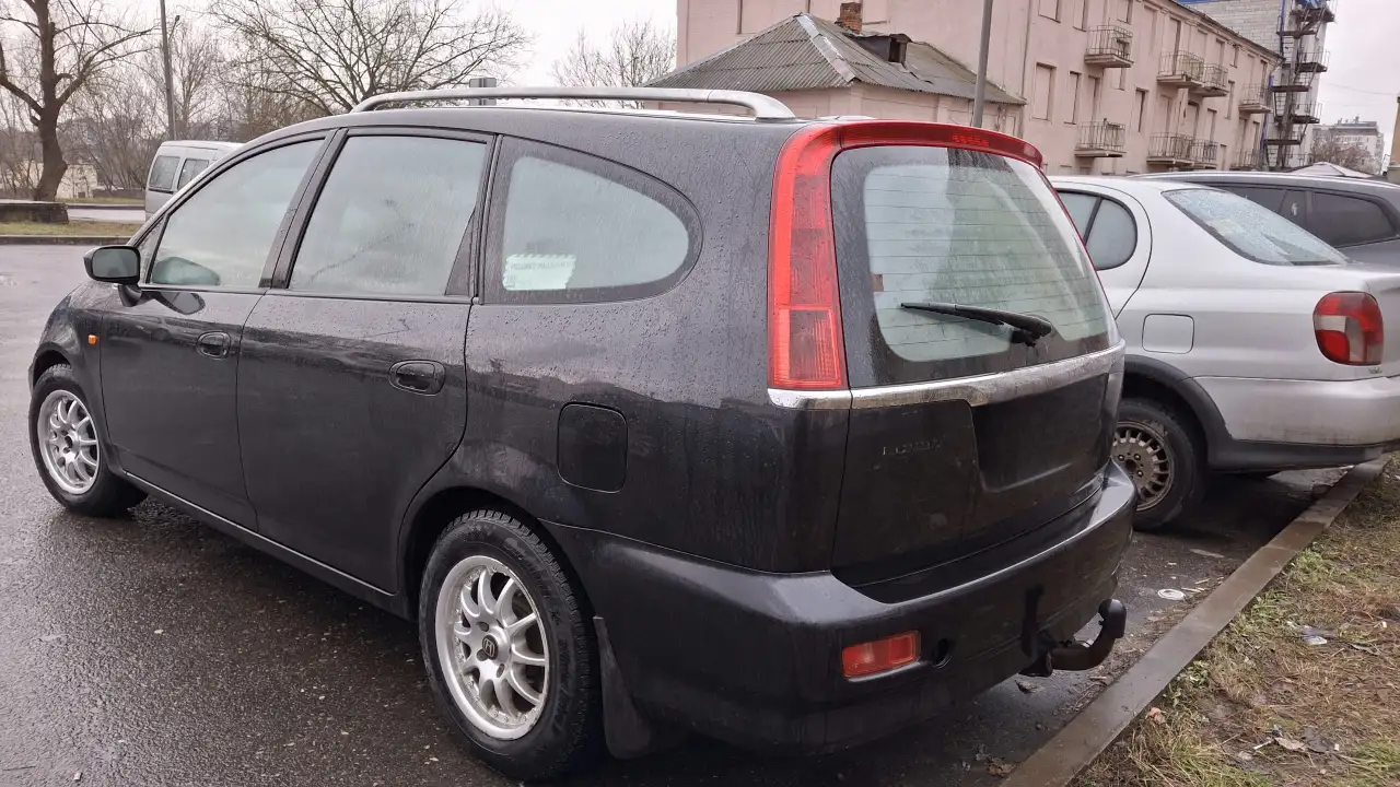 Honda Stream I, 7 мест, 2001 г. 1.7 бензин, механика, передний привод, фотография 3