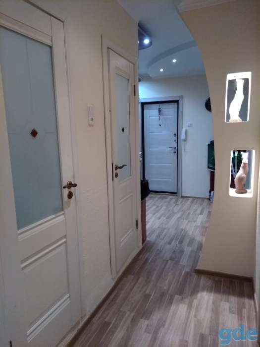 Продам трехкомнатную квартиру, 16-й микрорайон, фотография 1