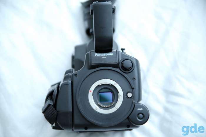 Видеокамера Panasonic AG-AF1007, фотография 3