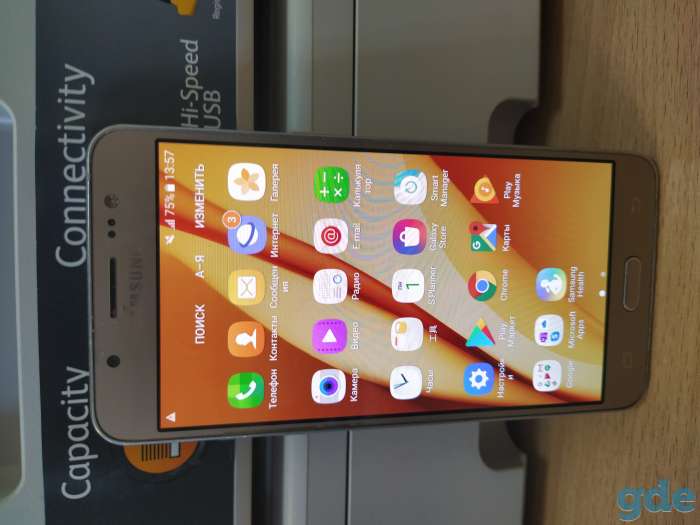 Продам мобильный телефон Samsung J5 (золото) б/у в хорошем состоянии + черный бампер, фотография 3