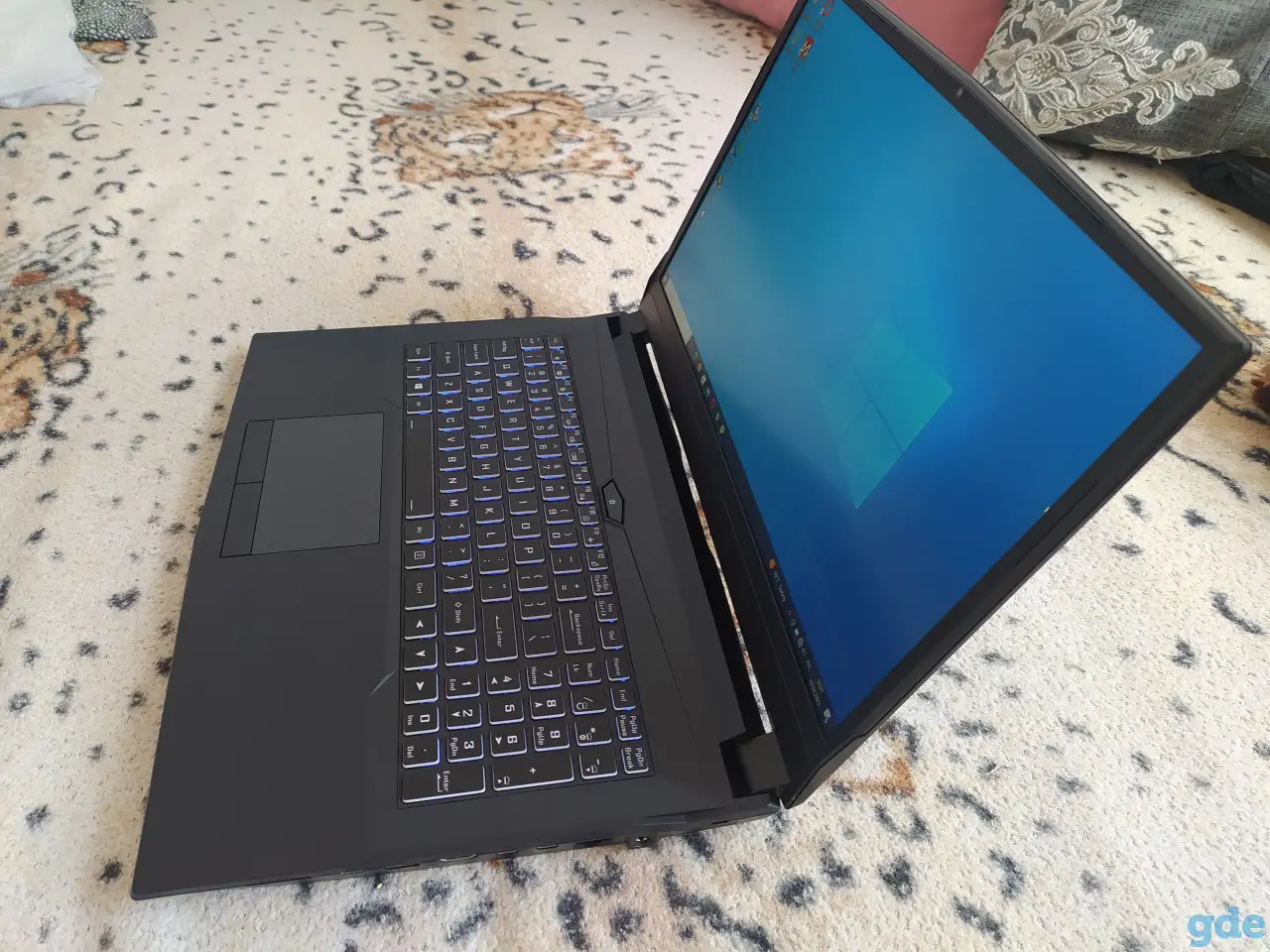 игровой ноутбук RTX 3070, i5 10400, 8gb ddr4, 1920x1080 144Hz IPS дисплей, 512 ССД, фотография 2