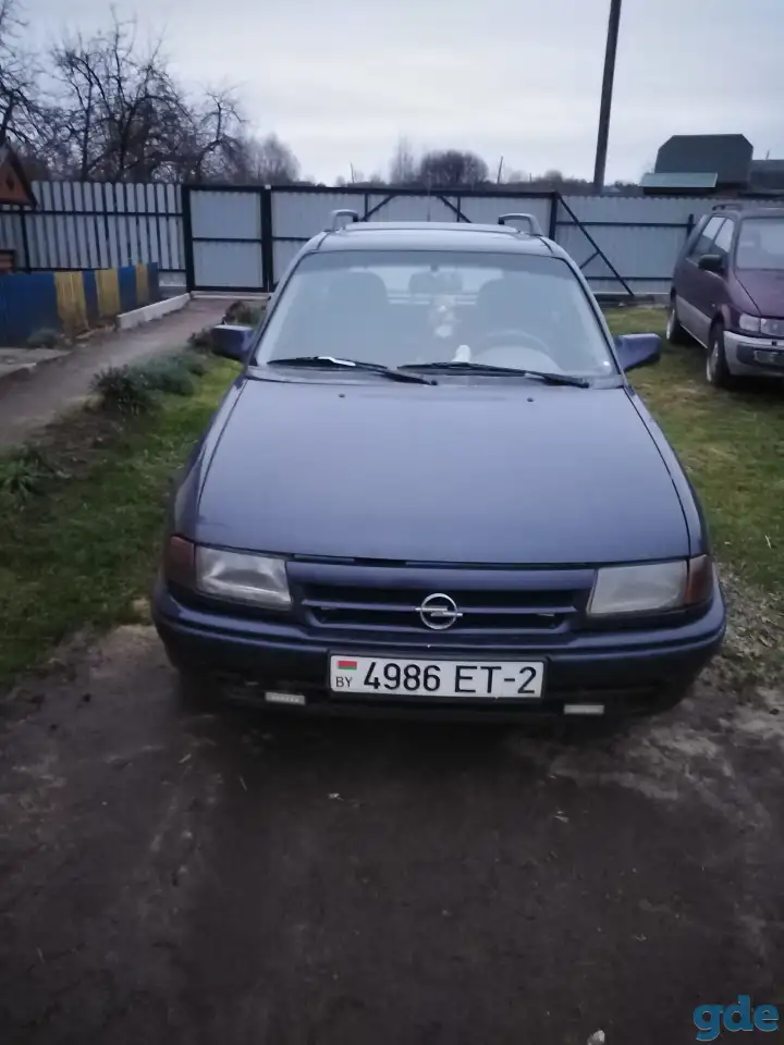 Автомабиль Opel Astra, фотография 4