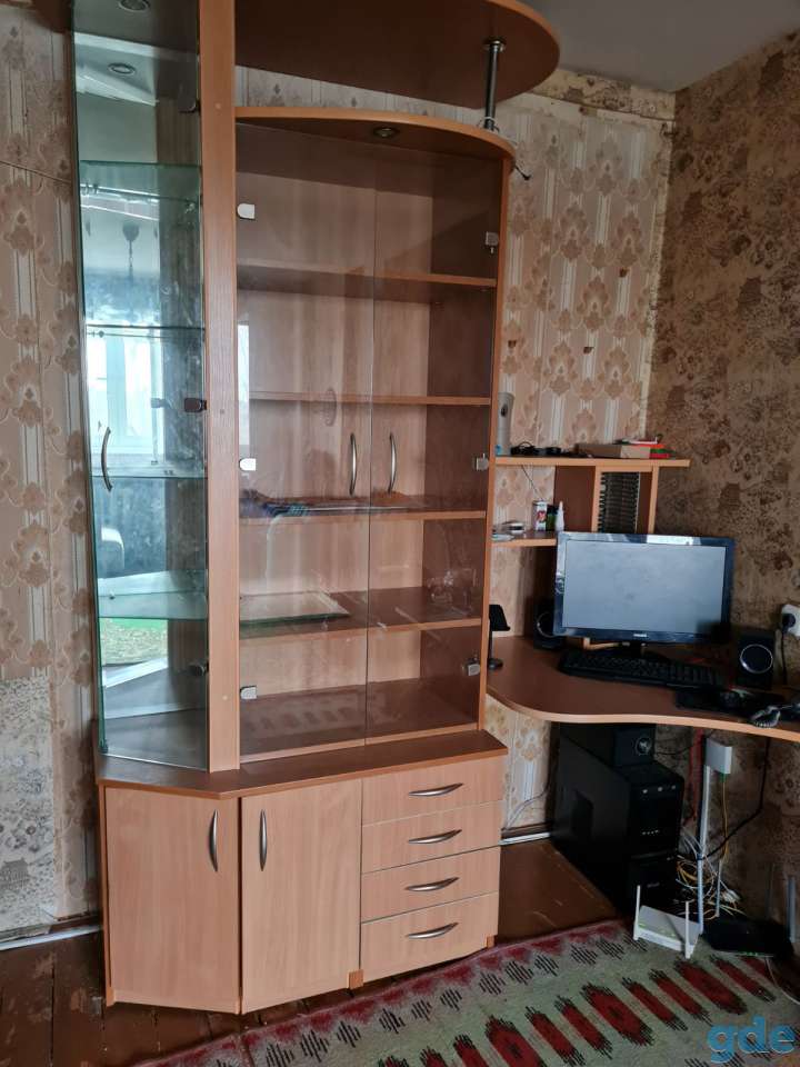 Продается комплект книжный шкаф и компьютерный стол, фотография 1