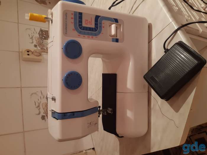 Продам машинку швейную, фотография 1