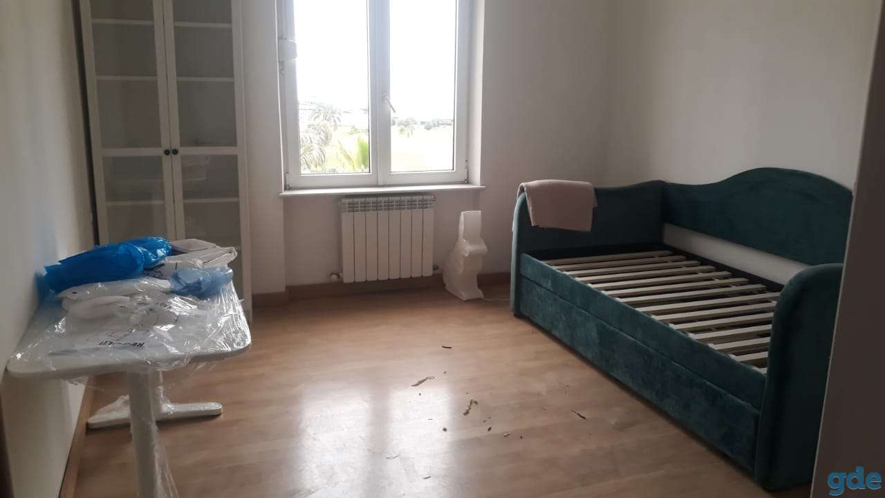 Грузия 267 кв 4 комн , 2 гостиничных,  2 санузла,  кухня , камин , мебель практически вся,  техника , газ вода отопление, фотография 5