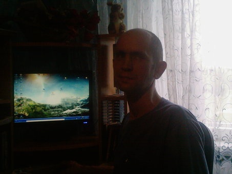 продам компьютерный стол, фотография 2