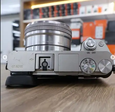 Sony A6000  комплект объективов 16-50 мм серебристый, фотография 3