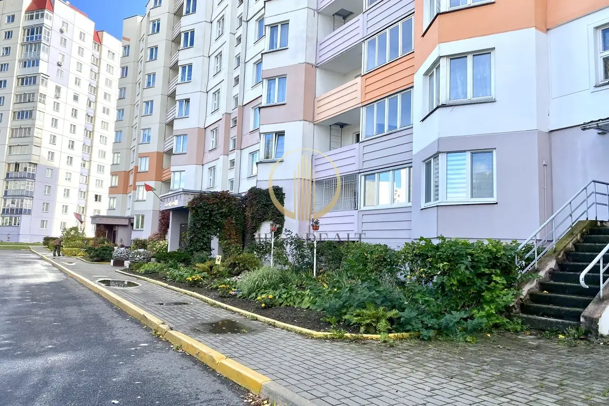 Трехкомнатная квартира по адресу: Л. Сапеги, д. 7, фотография 2