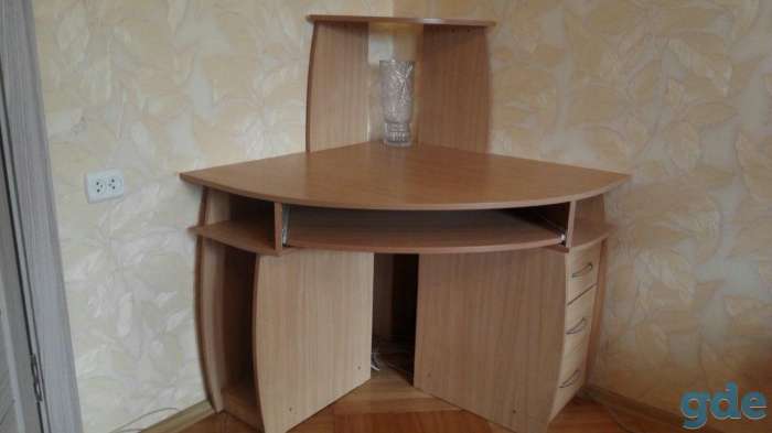 Продам  компьютерный стол, фотография 2