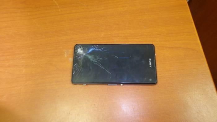 Замена экрана, дисплея в Sony Xperia Z1, фотография 1