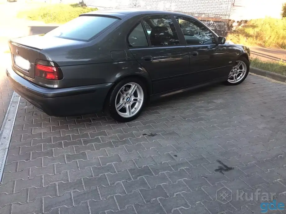 Автомобиль BMW 5-Series, фотография 1