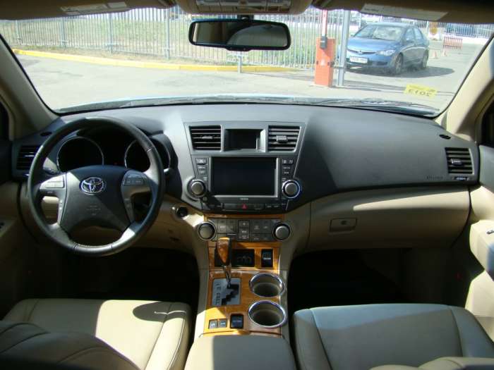 Автомобиль из Америки Toyota Highlander Hybrid, фотография 3