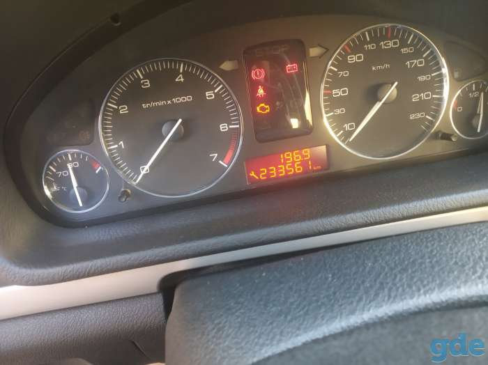 Автомобиль Peugeot 407, фотография 8