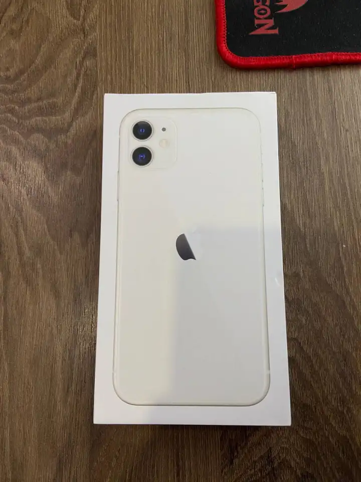 Продажа IPhone 11 128 мб Состояние хорошее, фотография 3