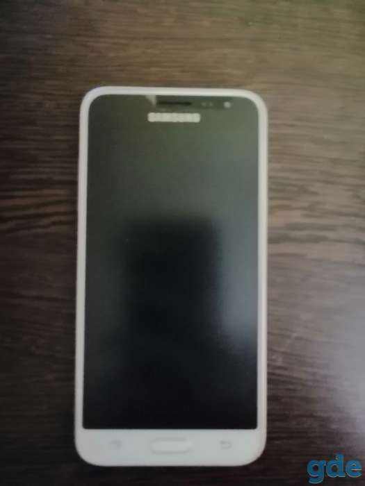 телефон Samsung Galaxy J3 2016, фотография 3