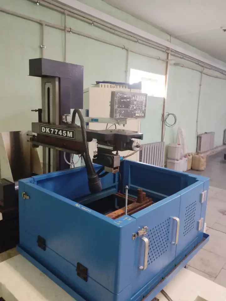 Электроэрозионный проволочно-вырезной многопроходной станок MetalTec DK 7745M Б/у, фотография 2