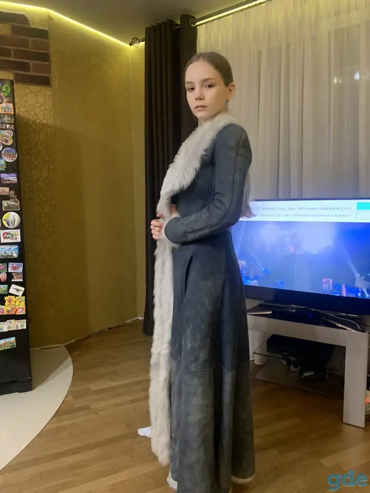 Продам оригинал Versace  дубленку женскую новую, фотография 3
