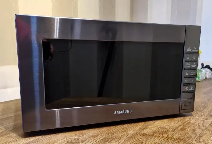 Микроволновая печь Samsung GE88SUG с грилем, фотография 1