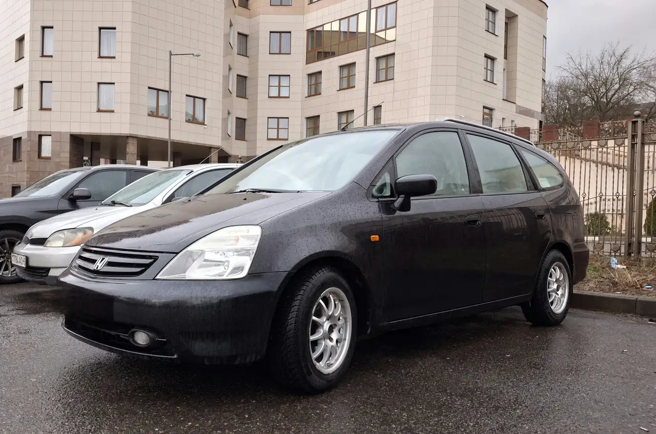 Honda Stream I, 7 мест, 2001 г. 1.7 бензин, механика, передний привод, фотография 8
