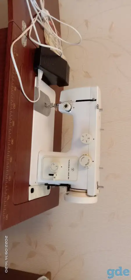 Швейная машинка Чайка с тумбой и электродвигателем., фотография 2