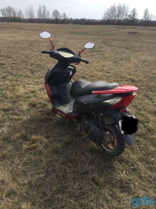 Продам скутер новый карбюратор немного пакоцаный пластик, фотография 5