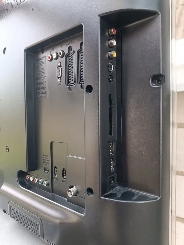 Телевизор Phillips 32 PFL5604H/12 на запчасти, фотография 6