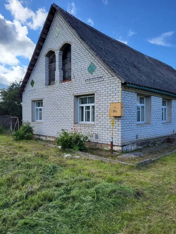 Просторный дом (7 комнат) в г.п.Воропаево, Поставский р-н, фотография 1