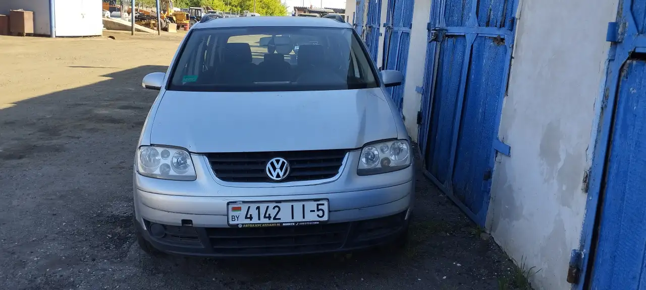 VOLKSWAGEN TOURAN, фотография 1