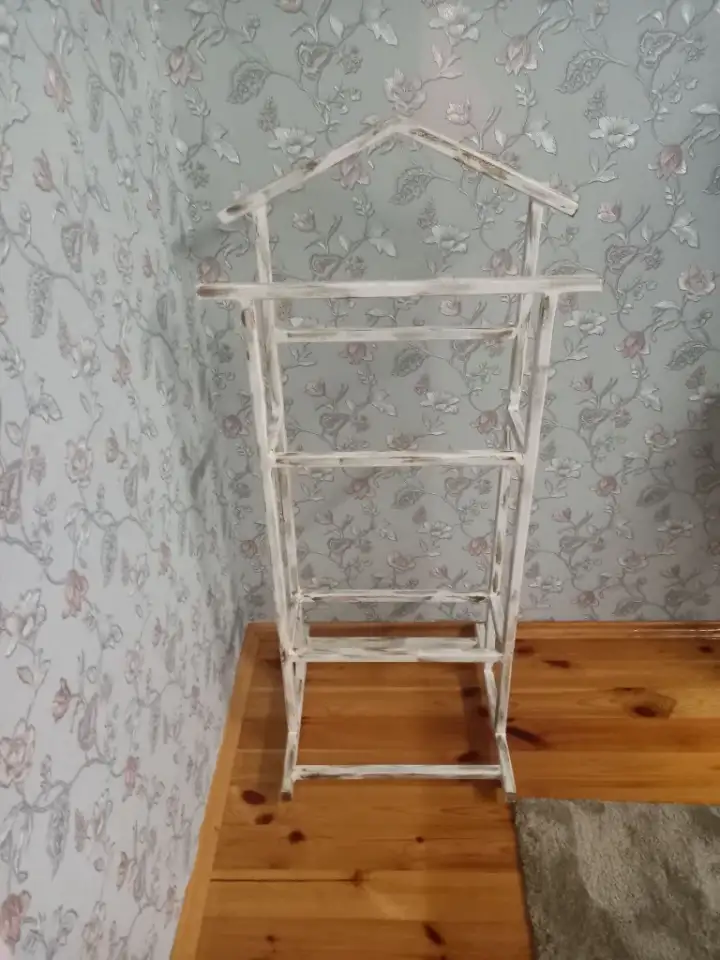 Кованая стойка ручной работы для одежды, фотография 1