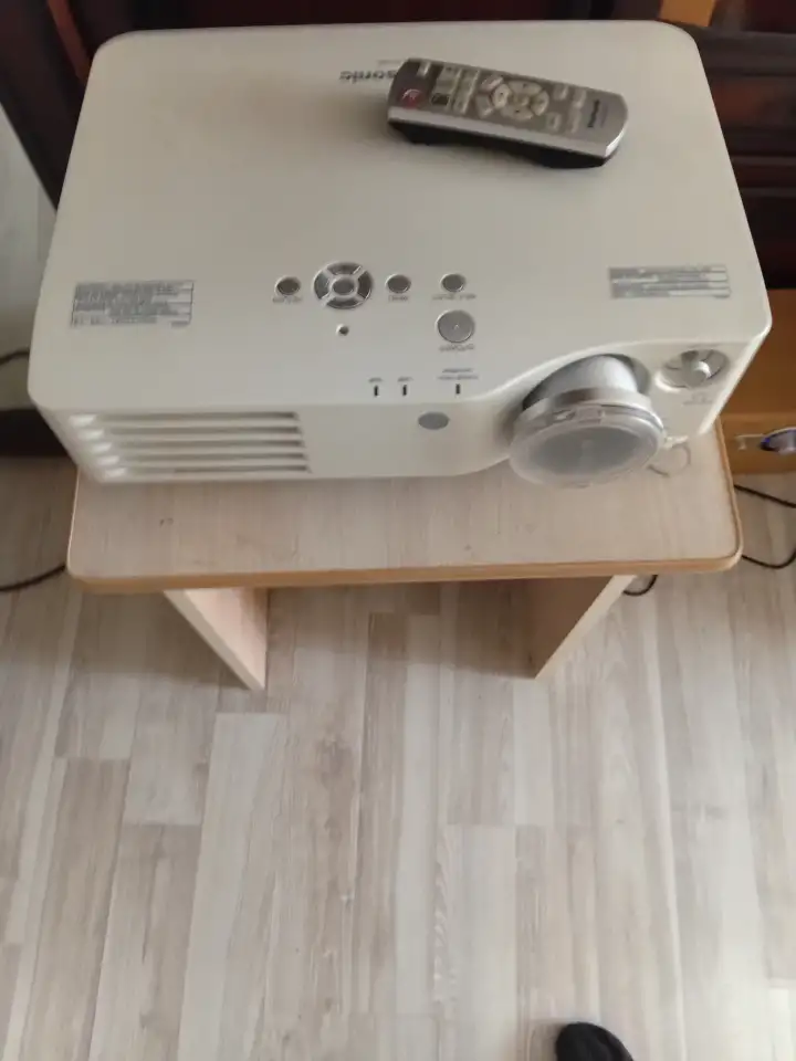 видеопроектор Panasonic РТ-АХ 100Е, фотография 9