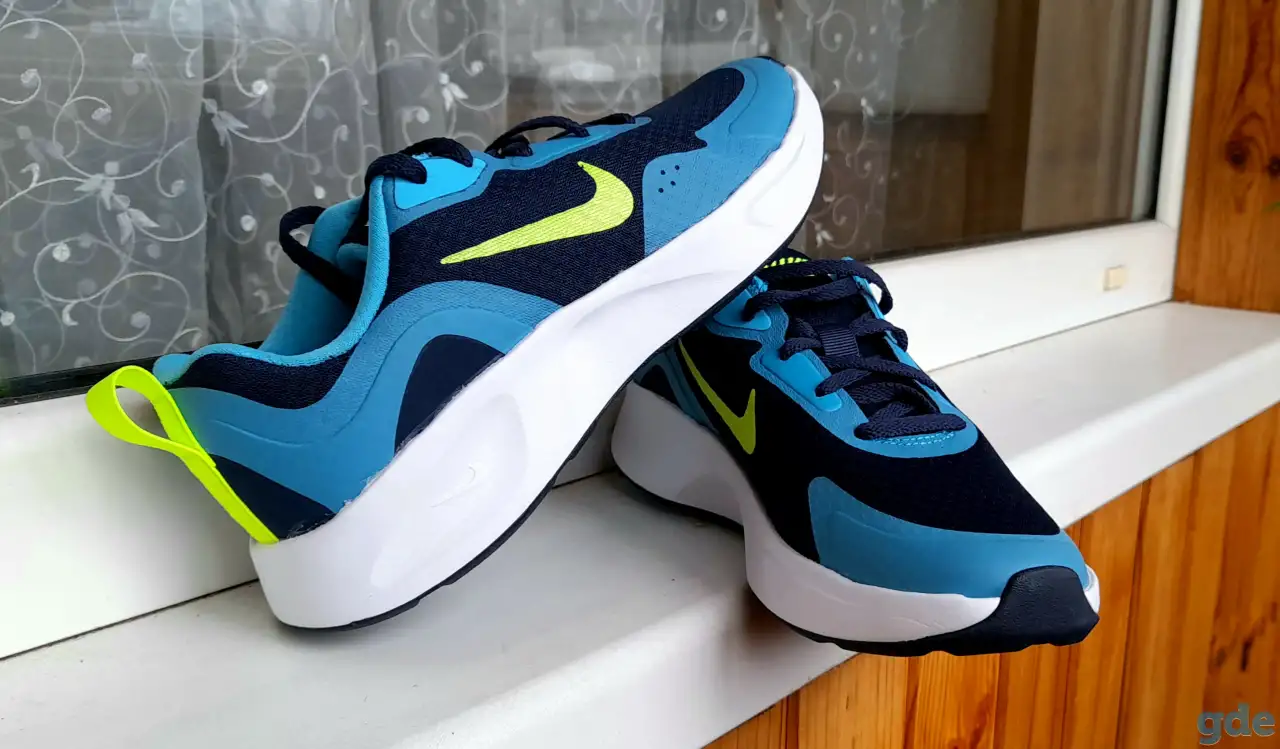 Кроссовки NIKE, фотография 1