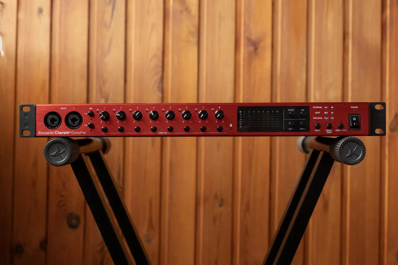 Микрофонный предусилитель Focusrite Clarett OctoPre, фотография 1