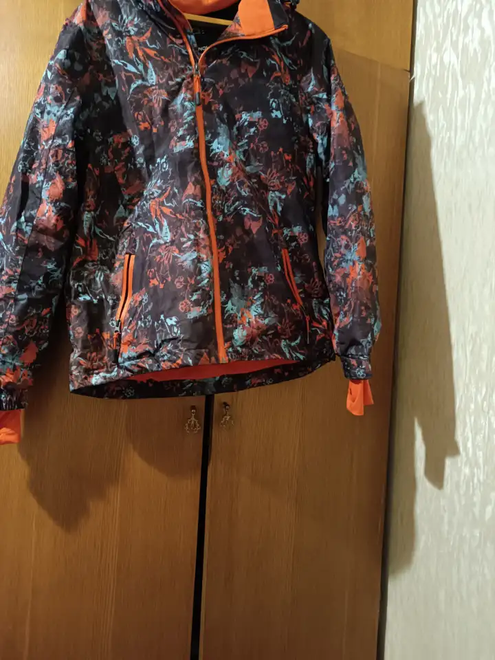 Продам спортивную куртку, фотография 1