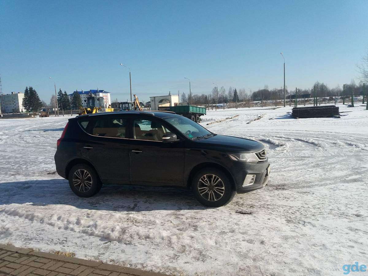 Легковой универсал (universal) GEELY EMGRAND X7  2018 г.в., фотография 13