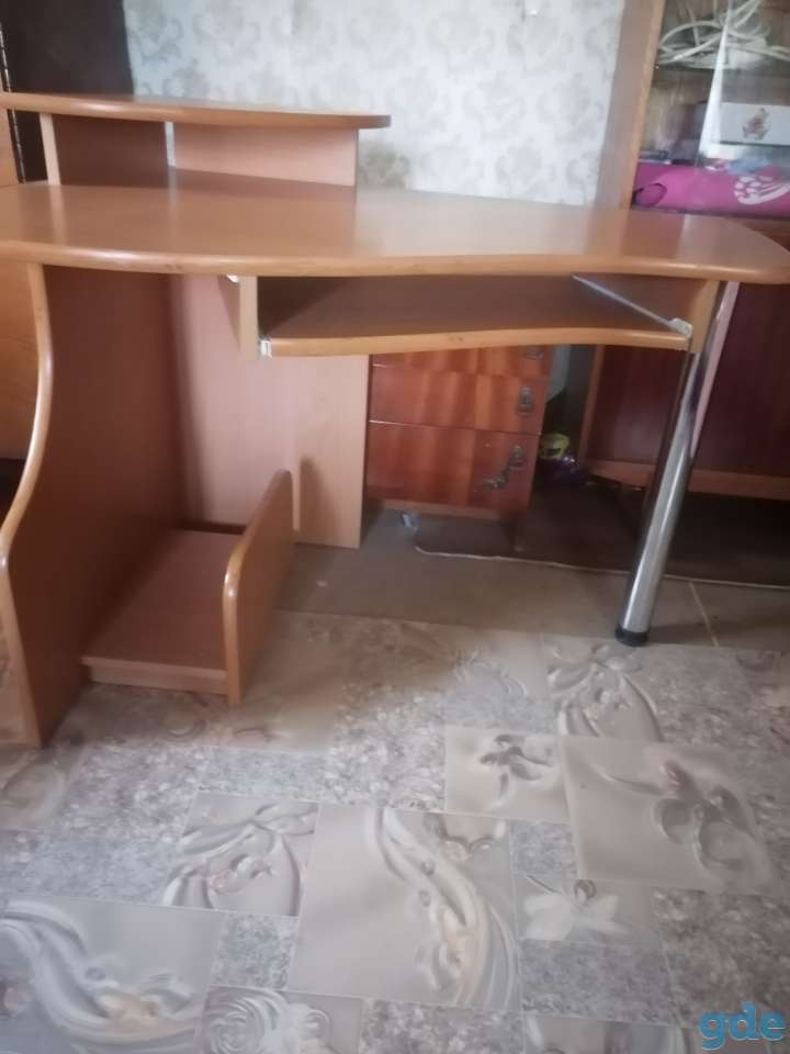 Продам компьютерный стол, фотография 4