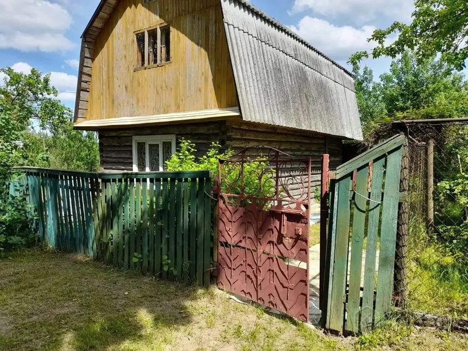 Продам дачный участок с домом, постройками, теплицей 2х4м,есть яблони, вишни, черешни, смородина, поречки., фотография 1