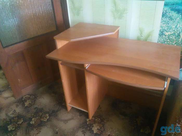 Продам компьютерный стол, фотография 1