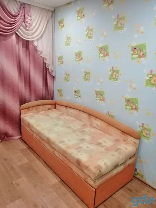 Продам набор корпусной мебели для детской комнаты. Тахту. Шторы и тюль. Компьютерный угловой стол., фотография 4
