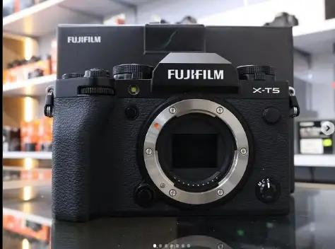 Беззеркальная камера FUJIFILM X-T5 черная, фотография 1